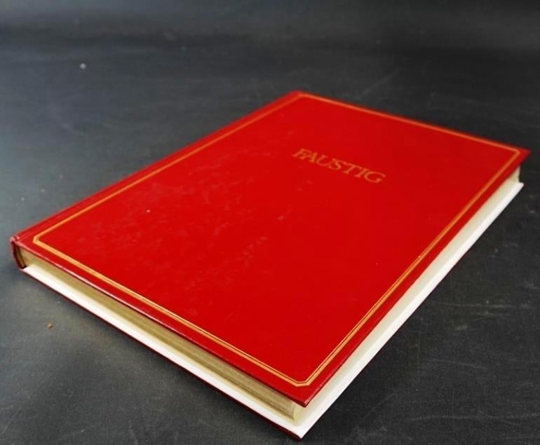 Faustig Catalogus Klassieke Kroonluchters verlichting etc., Boeken, Ophalen of Verzenden, Zo goed als nieuw