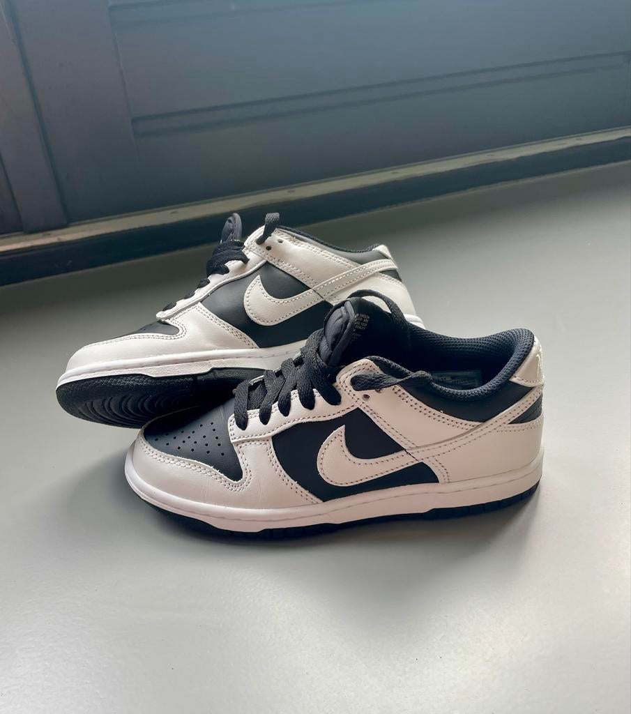 Nike Dunk Low mt 35,5 - Zo goed als nieuw, Kinderen en Baby's, Kinderkleding | Schoenen en Sokken, Ophalen, Zo goed als nieuw
