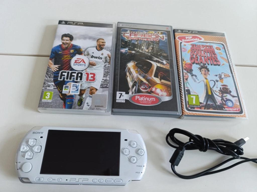 Premium PSP 3004 Pack Wit |. 128GB (Nieuwe SanDisk) + Hoes, Spelcomputers en Games, Met games, Ophalen of Verzenden, Zo goed als nieuw