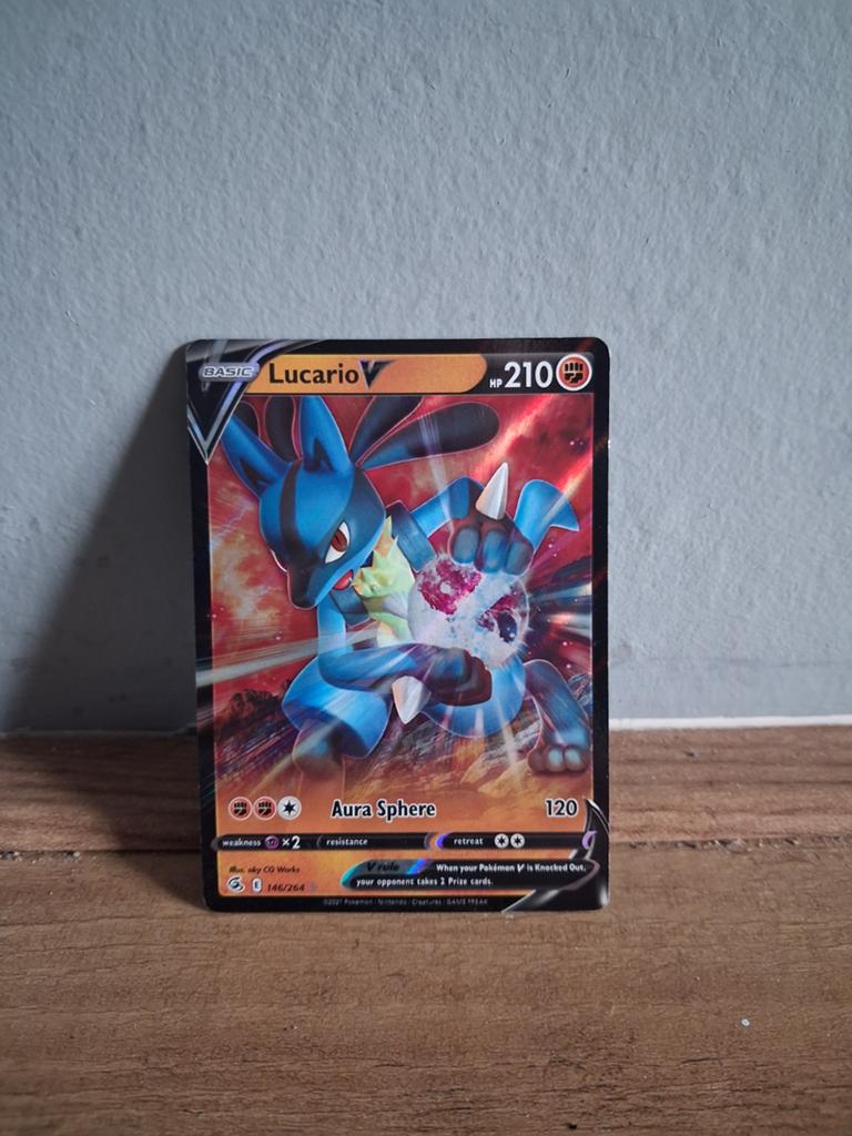 Pokémon Kaart: Lucario V (144/264) - Zo goed als nieuw, Ophalen, Zo goed als nieuw, Losse kaart