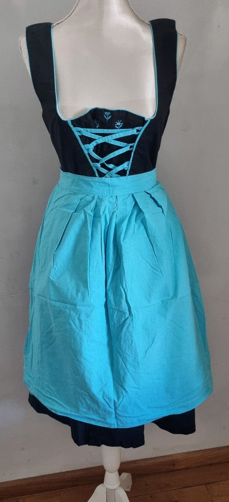 Zwart lichtblauw dirndl + schort mt 36 Oktoberfest, Overige typen, Trachten, Zwart, Ophalen of Verzenden