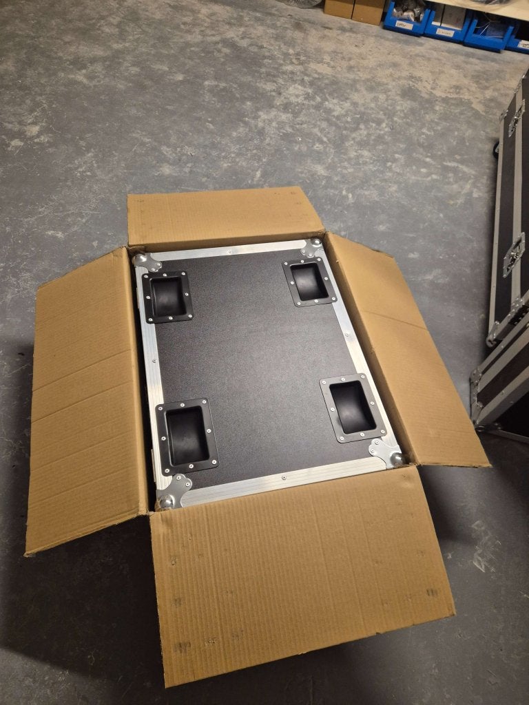 Flightcase voor 6x BBP66 Uplight of soortgelijk  (B-stock), Muziek en Instrumenten, Behuizingen en Koffers, Tronios, Verkoop@tronios.com