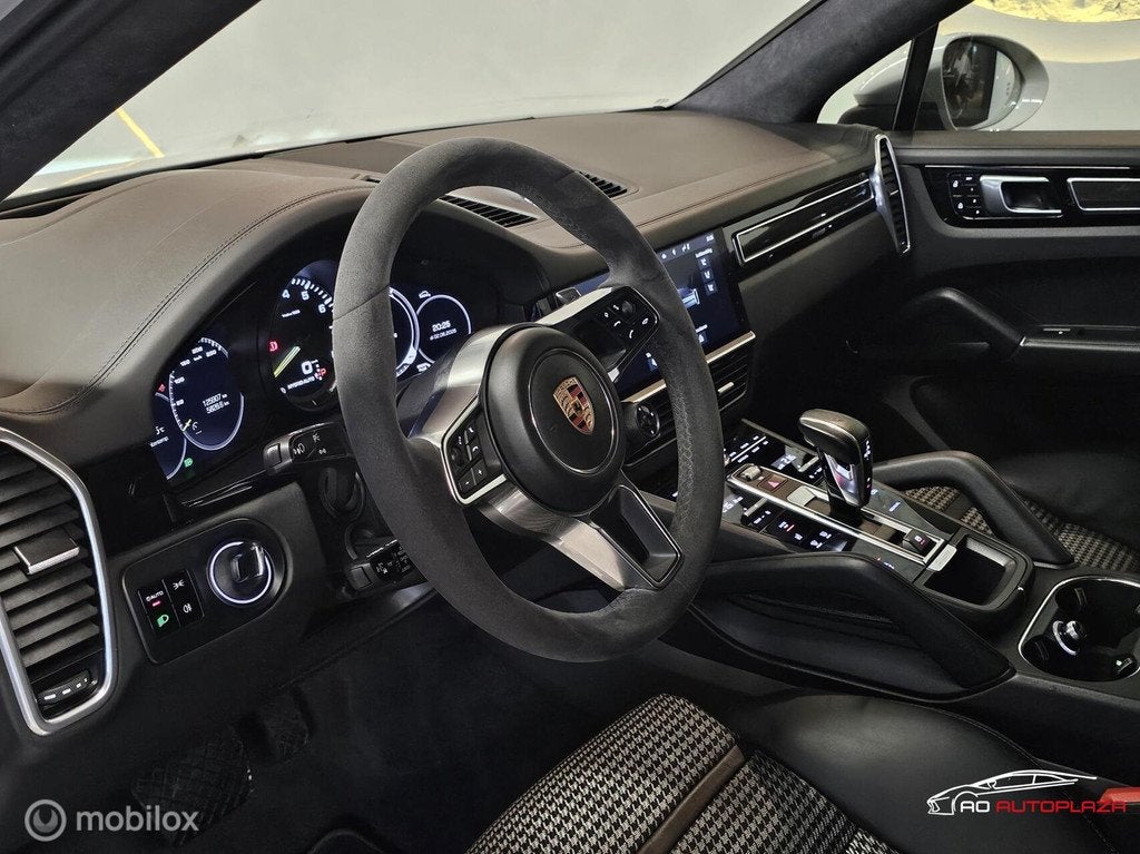 Porsche Cayenne Coupé 3.0 E-Hybrid Carbon/HUD/Memory/Keyles, Automaat, Cayenne, 462 pk, Leder en Stof