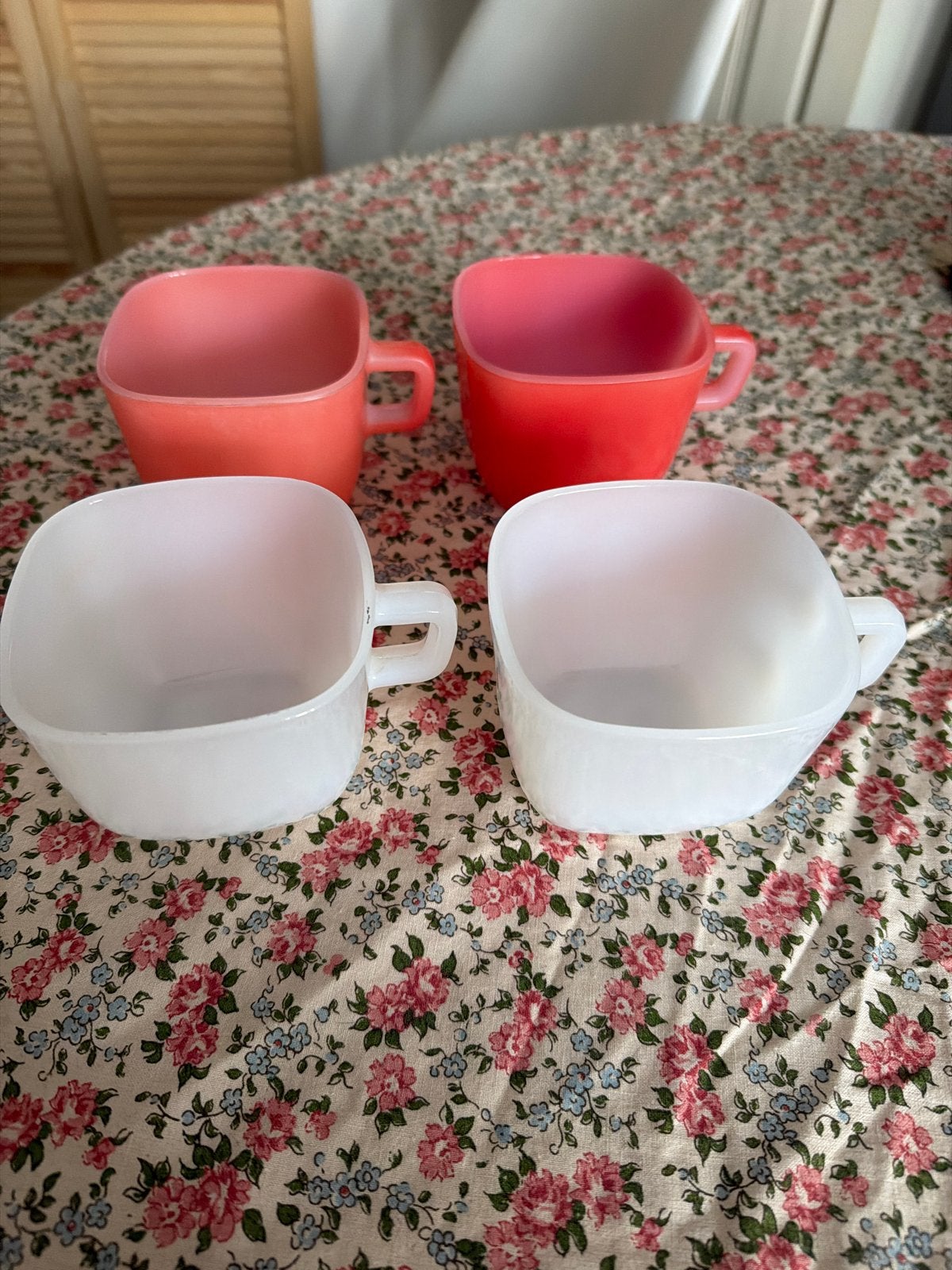 Set van 4 vintage Opale France vierkante kopjes, Ophalen of Verzenden