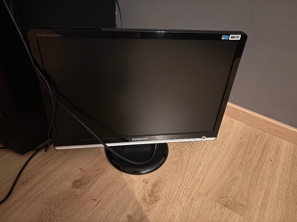 desktop-pc met Samsung 22” monitor, toetsenbord en muis, Ophalen, Gebruikt, Met monitor