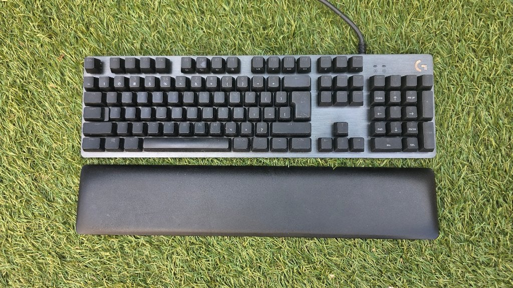Logitech G513 toetsenbord met polssteun, Computers en Software, Toetsenborden, Gebruikt, Logitech, Azerty, Bedraad