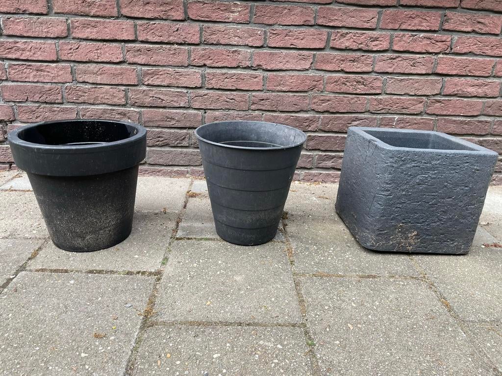 Bloempot zwart, Ophalen, Kunststof, Gebruikt, Rond