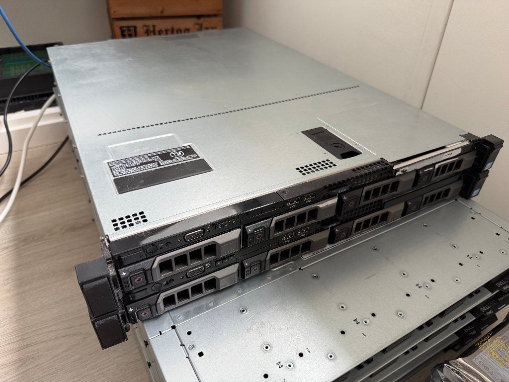 2x Dell PowerEdge R320, Computers en Software, Servers, Gebruikt, 2 tot 3 Ghz, 16 GB, Hot swappable onderdelen, Ophalen
