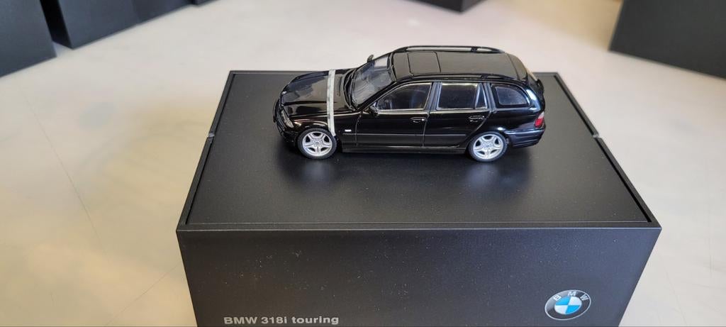 Minichamps BMW 318i Touring E46, Hobby en Vrije tijd, Modelauto's | 1:43, Ophalen of Verzenden, Zo goed als nieuw, Auto, MiniChamps
