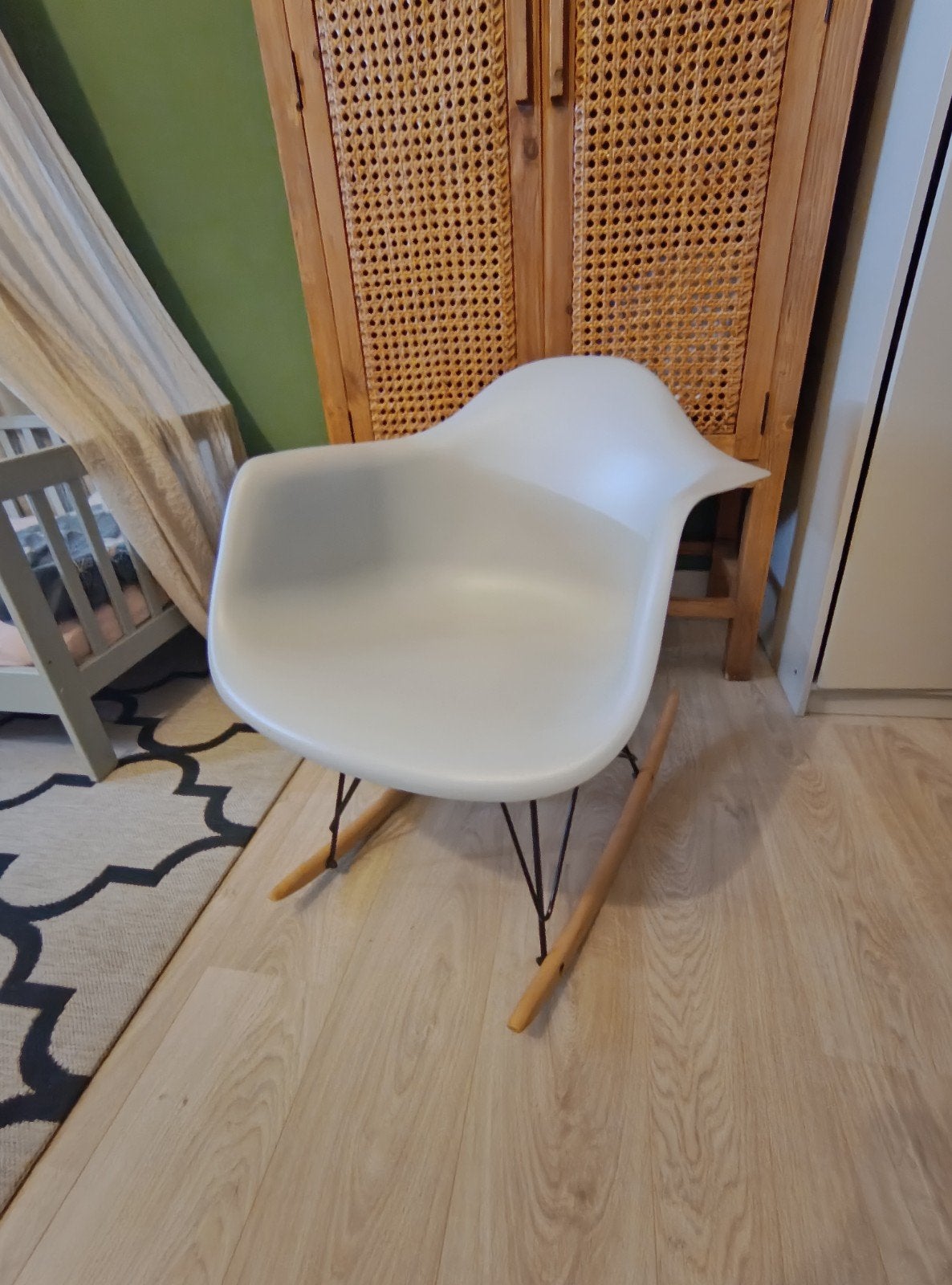 Schommelstoel Eames stijl - Grijs, Gebruikt, Ophalen of Verzenden, Eames stijl, Hout