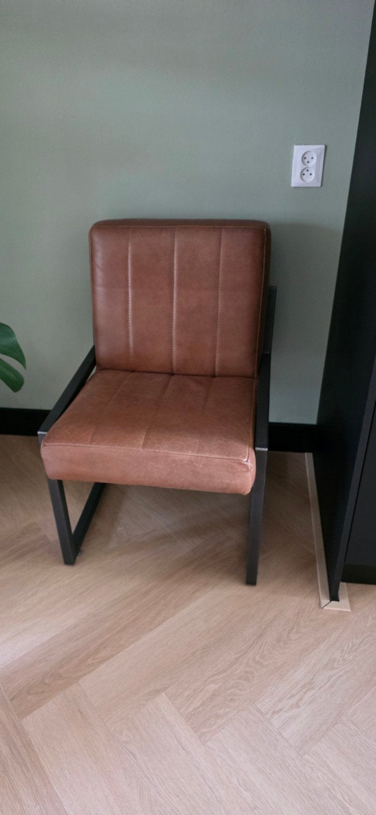 Gratis af te halen: Cognac leren stoel, Huis en Inrichting, Stoelen, Ophalen