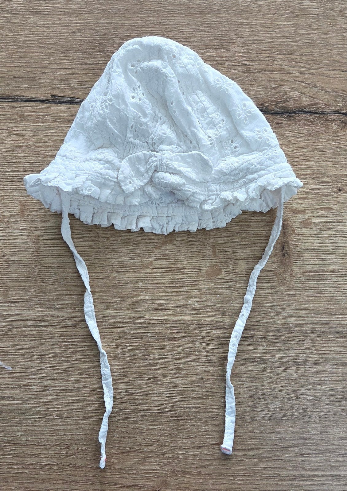 Hema wit zonnehoedje met strikje newborn, Kinderen en Baby's, Babykleding | Petten en Hoeden, Meisje, Hoed, Ophalen of Verzenden