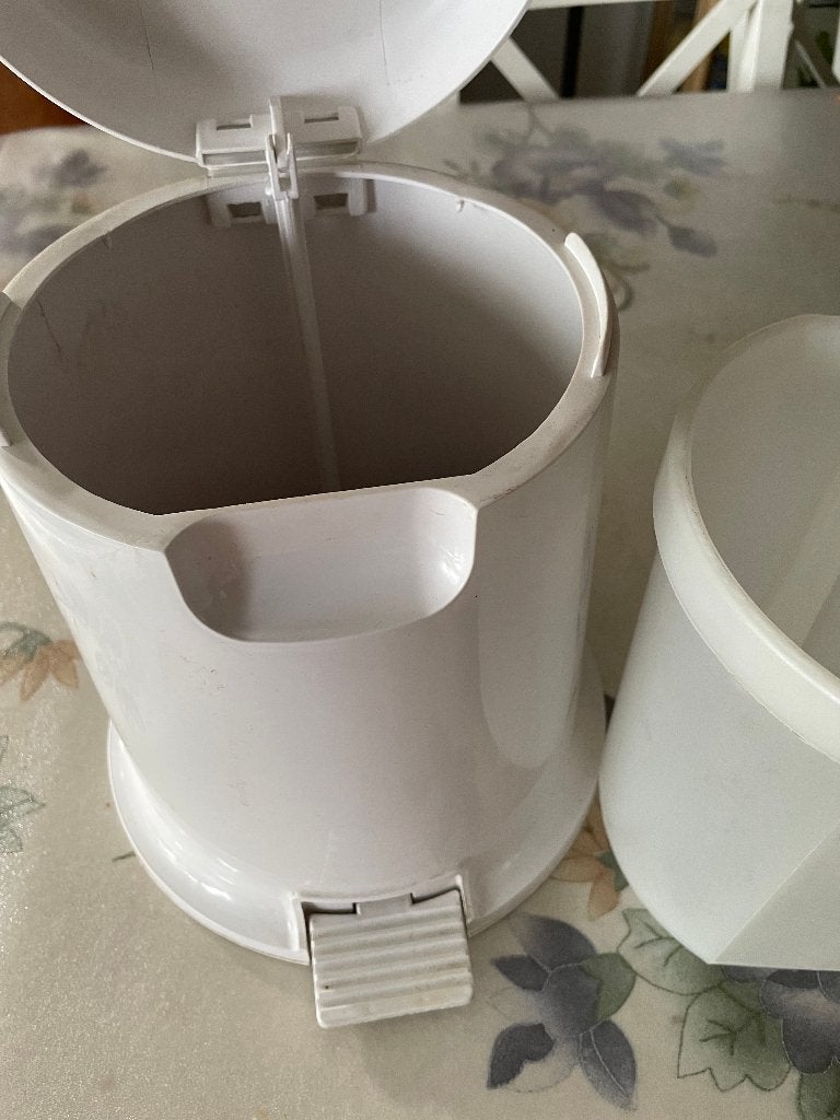 kleine pedaalemmer , retro, Kunststof, Ophalen of Verzenden, Zo goed als nieuw, Minder dan 10 liter