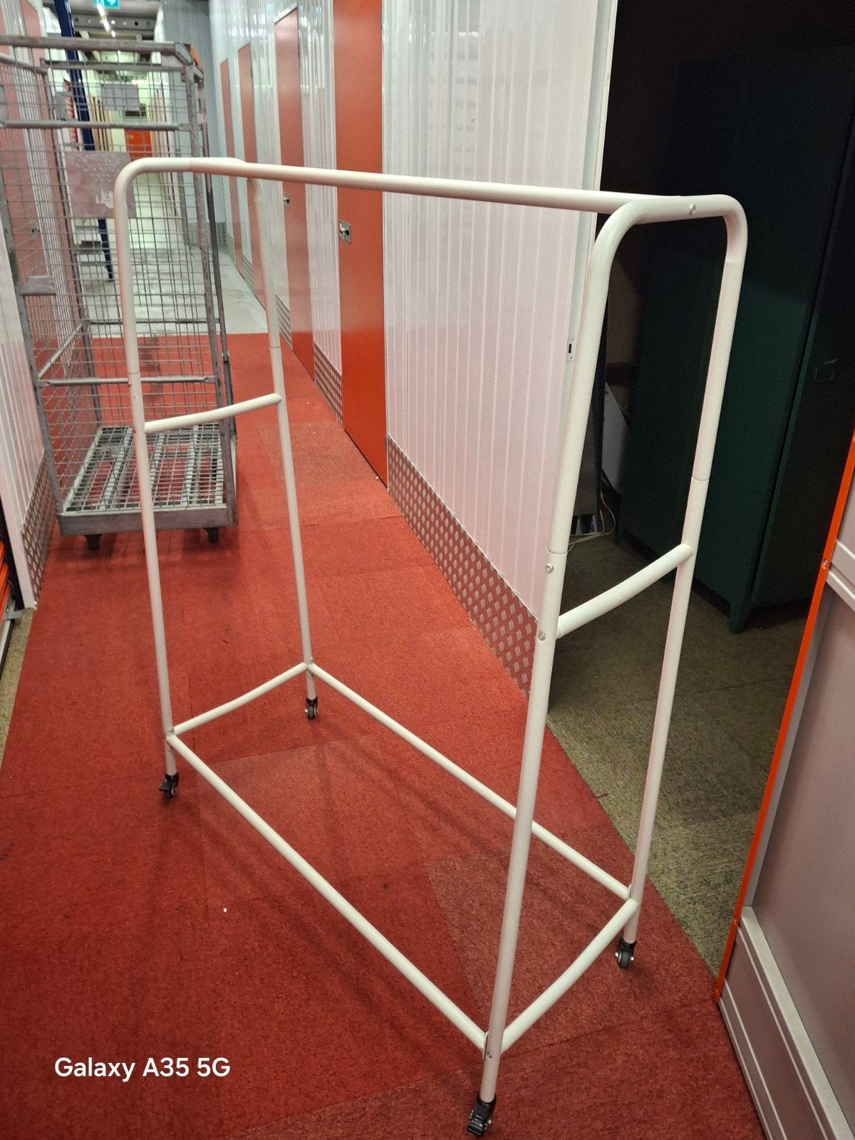 Wit kledingrek op wielen - Handi.g en verplaatsbaar, Ophalen, Met wielen, Gebruikt