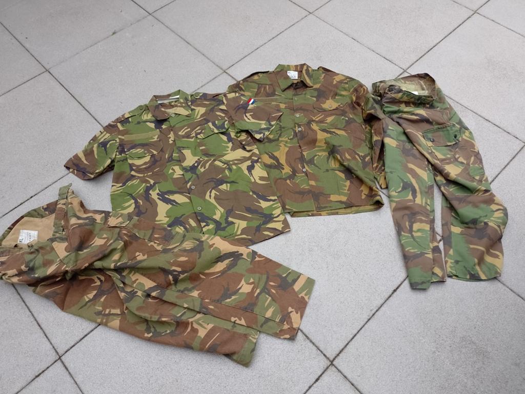 Leger broeken leger blouse Landmacht, Verzamelen, Militaria | Algemeen, Ophalen of Verzenden, Landmacht, Nederland, Kleding of Schoenen