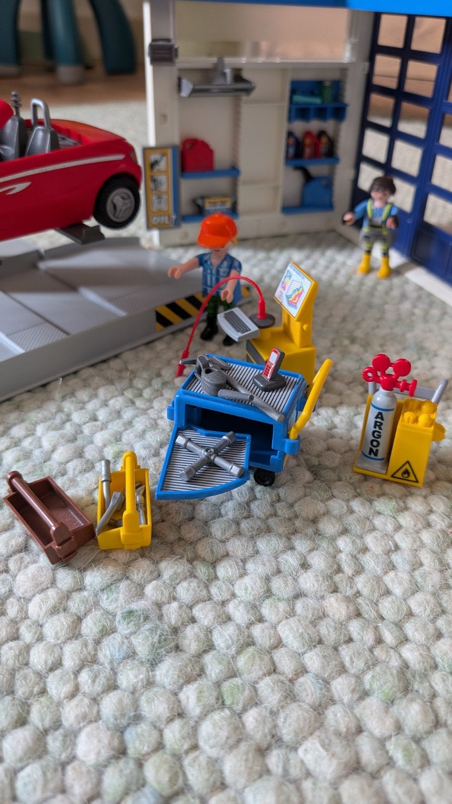 Foto 3 van Playmobil City Life Garage 70202 met auto en figuren