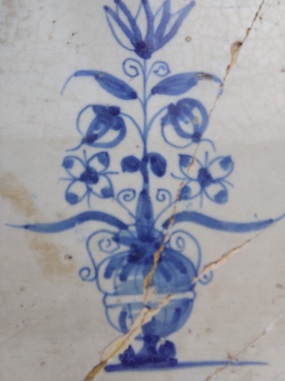 Antieke Delfts Blauwe Tegel met Bloemmotief, Ophalen of Verzenden