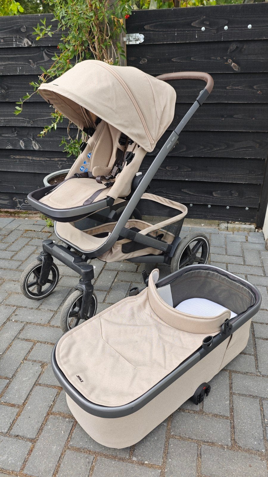 Joolz Geo 3 kinderwagen en buggy + winter voetenzak, Zo goed als nieuw, Combiwagen, Met reiswieg, Ophalen