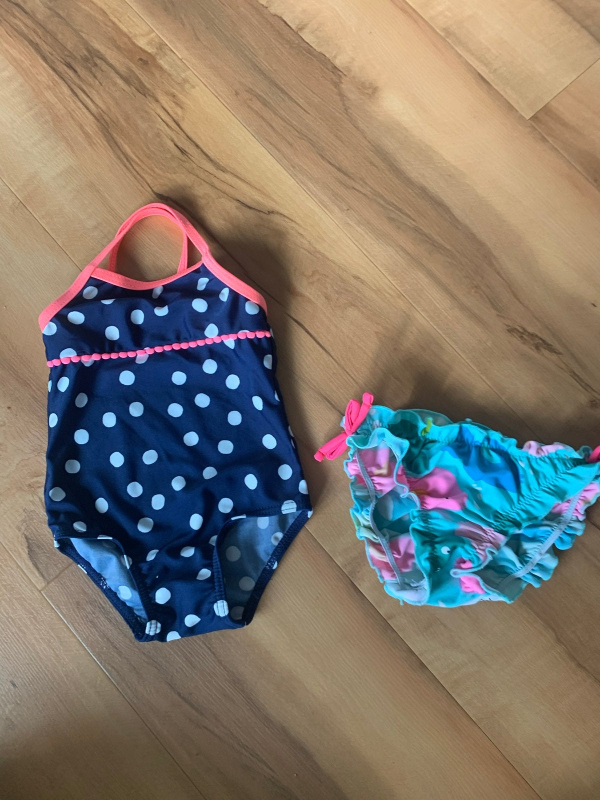 Hema Badpakje en bikini broekje maat 62/68, Kinderen en Baby's, Maat 62, Meisje, Badpak, Ophalen of Verzenden