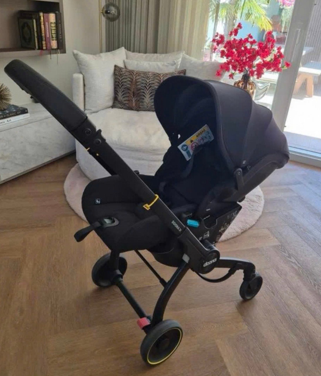 Doona X kinderwagen - Autostoel in 1 incl. accessoires, Ophalen, Zo goed als nieuw, Verstelbare rugleuning