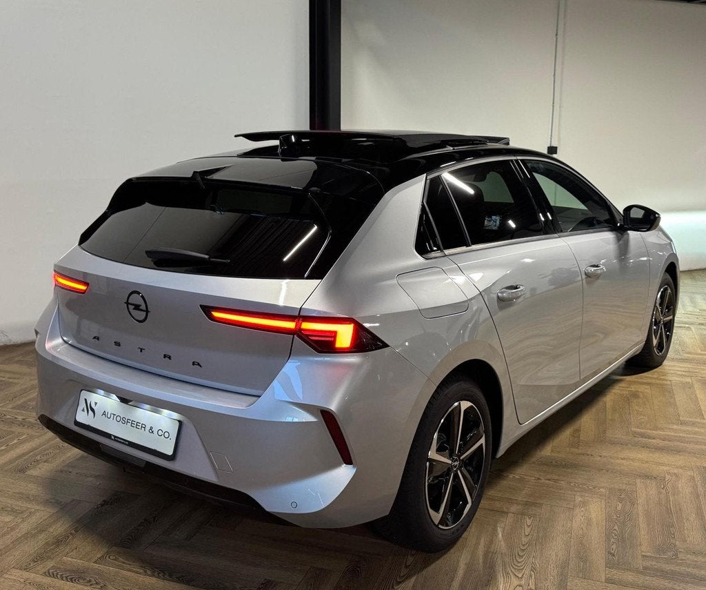 Opel Astra 1.2 Turbo GS 360' HEAD-UP KEYLESS PANO VOL', Auto's, Opel, Gebruikt, Zwart, 1199 cc, Origineel Nederlands