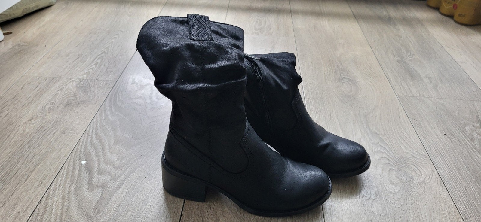 Zwarte laarzen Mustang maat 36, Kleding | Dames, Schoenen, Ophalen, Zo goed als nieuw, Zwart