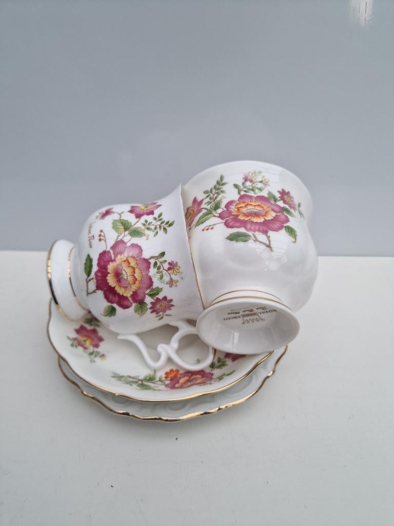 Royal Ascot Indian Rose theekopje met 1 schotel, Antiek en Kunst, Antiek | Servies los, Ophalen of Verzenden