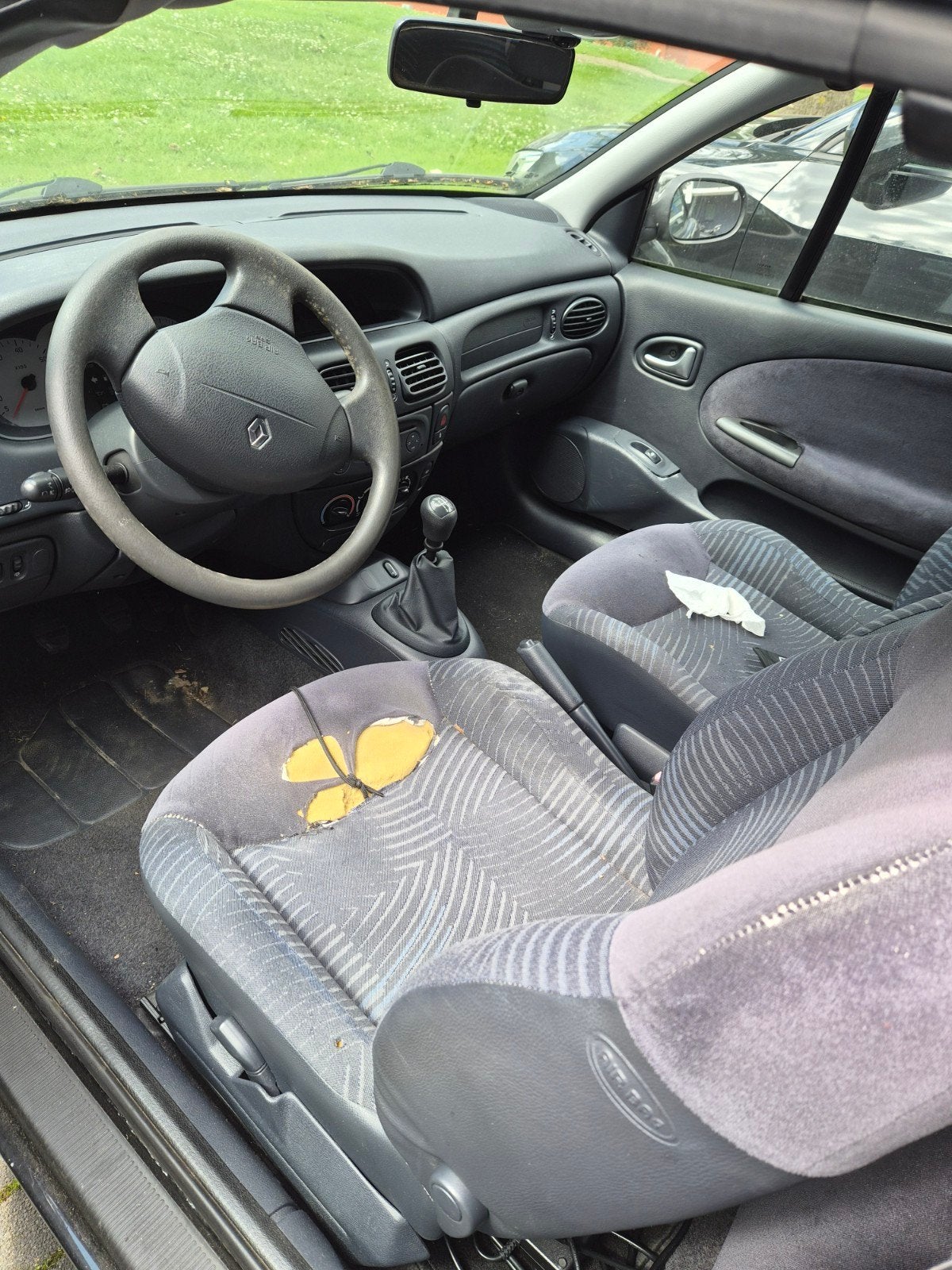 Renault cabriolet moet weg, Ophalen of Verzenden