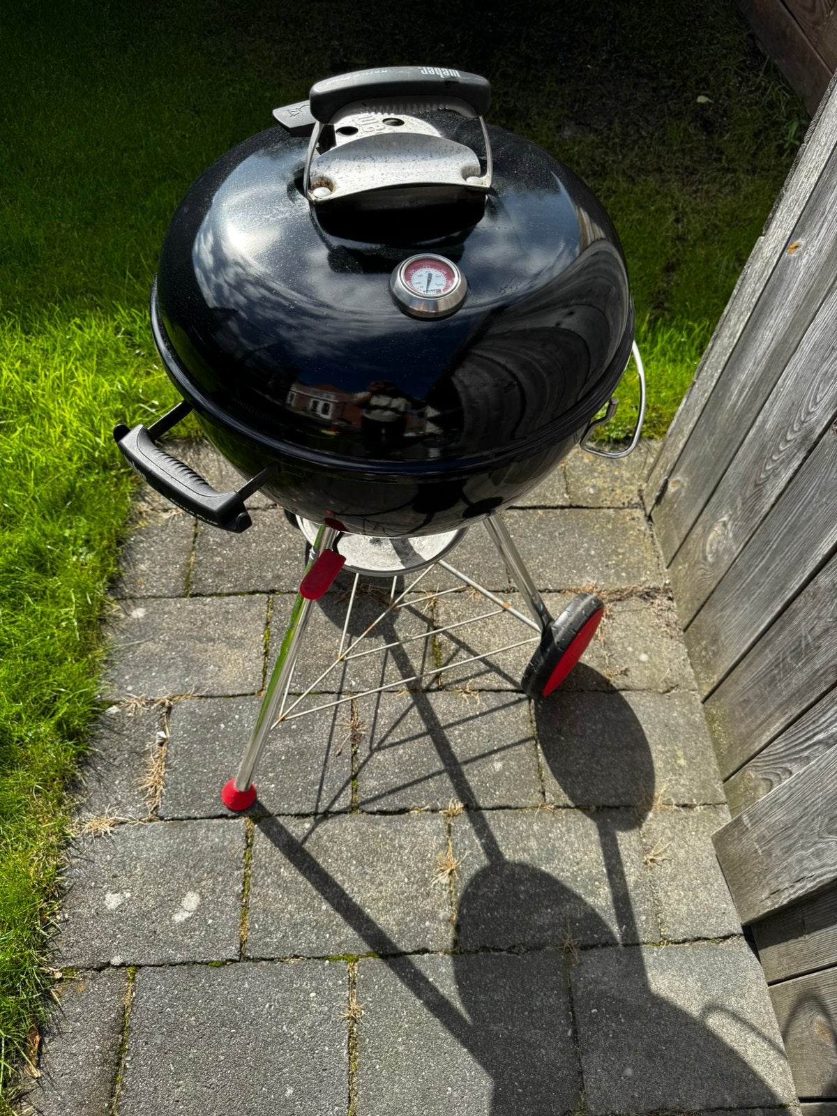 Weber kettle plus 47cm, Ophalen, Gebruikt, Met accessoires
