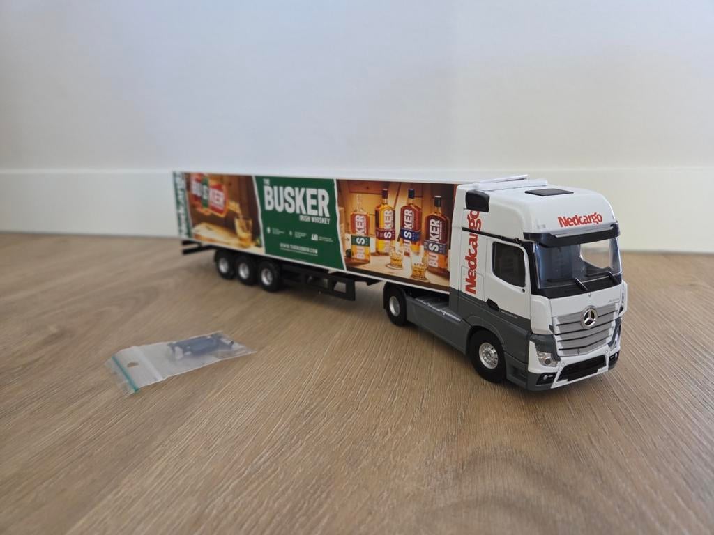 Holland Oto Mercedes Actros Nedcargo 1:50 ( Busker Whiskey ), Ophalen of Verzenden, Nieuw, Bus of Vrachtwagen, Overige merken