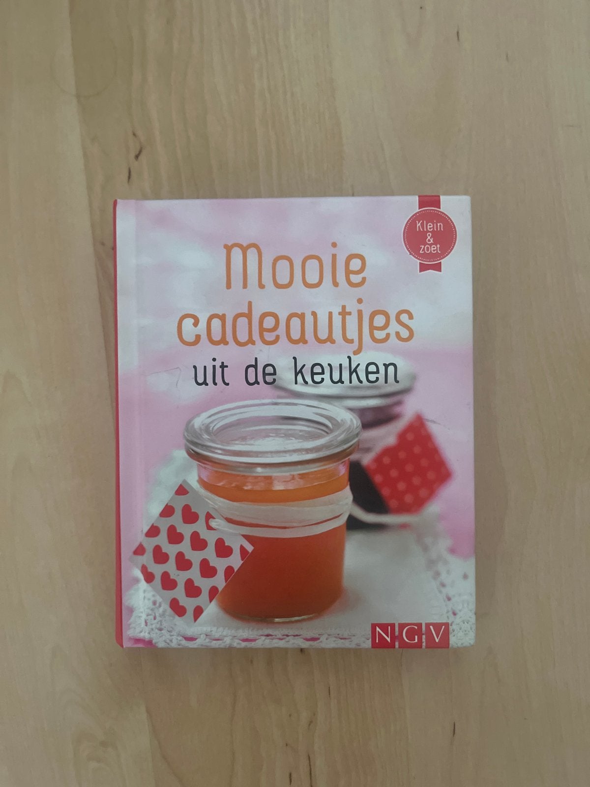 Mooie cadeautjes uit de keuken - Receptenboek, Boeken, Ophalen of Verzenden, Zo goed als nieuw, Overige gebieden, Taart, Gebak en Desserts