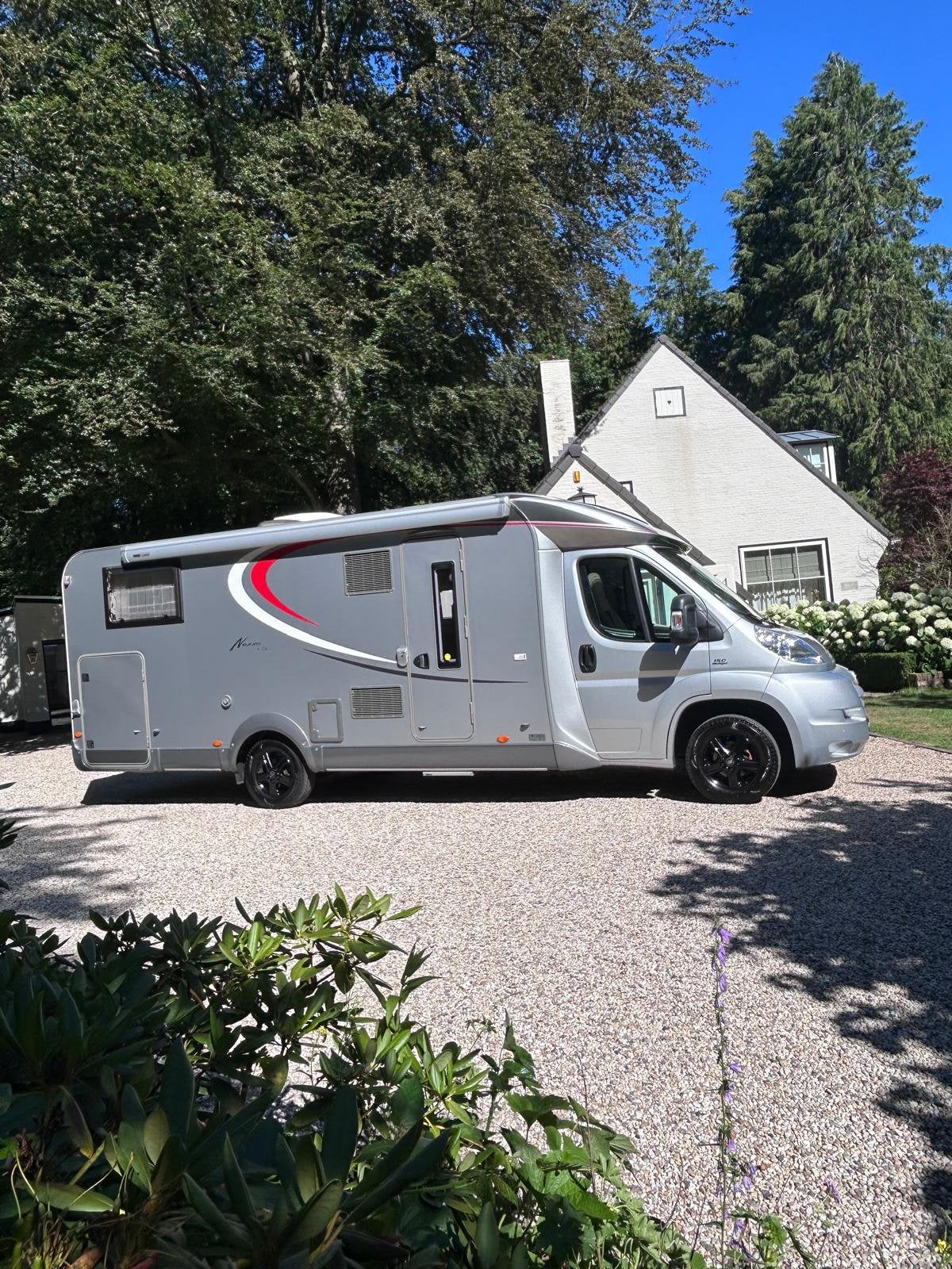 Zeer nette burstner nexxo t728 automaat, Ringverwarming, Fiat, 7 tot 8 meter, Diesel