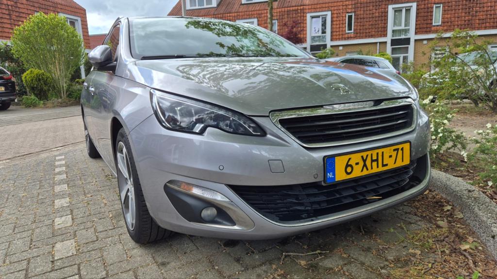 Peugeot 308 sw Premiere 130pk dealeronderhouden, Voorwielaandrijving, 1250 kg, Zwart, 1199 cc