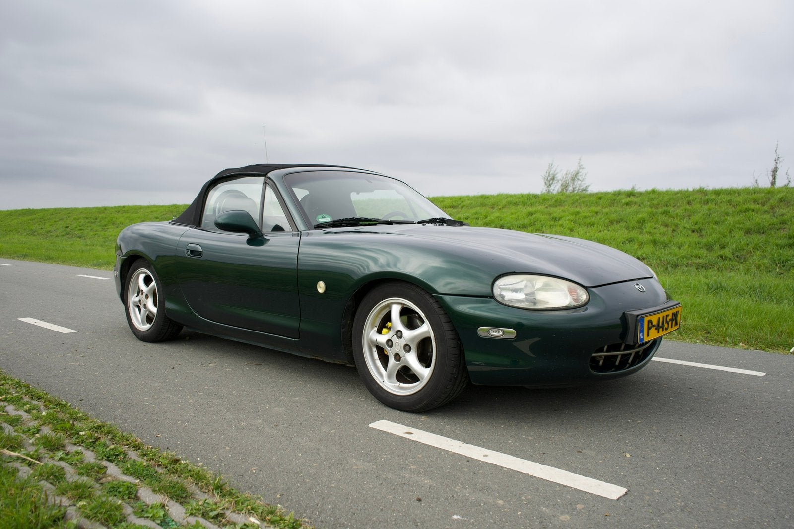 Mazda Mx5 Nb 1.6 2000 | Recente Apk | Strak | Schroefset, 40 €/maand, Cabriolet, 990 kg, Bedrijf