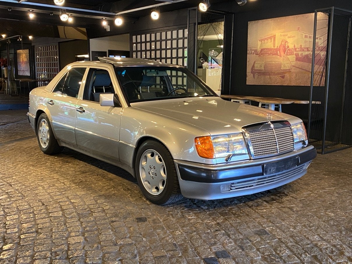 Mercedes-Benz E-Klasse E500 500E W124 (bj 1992, automaat), Auto's, Oldtimers, Automaat, Metallic lak, 4973 cc, Mercedes-Benz