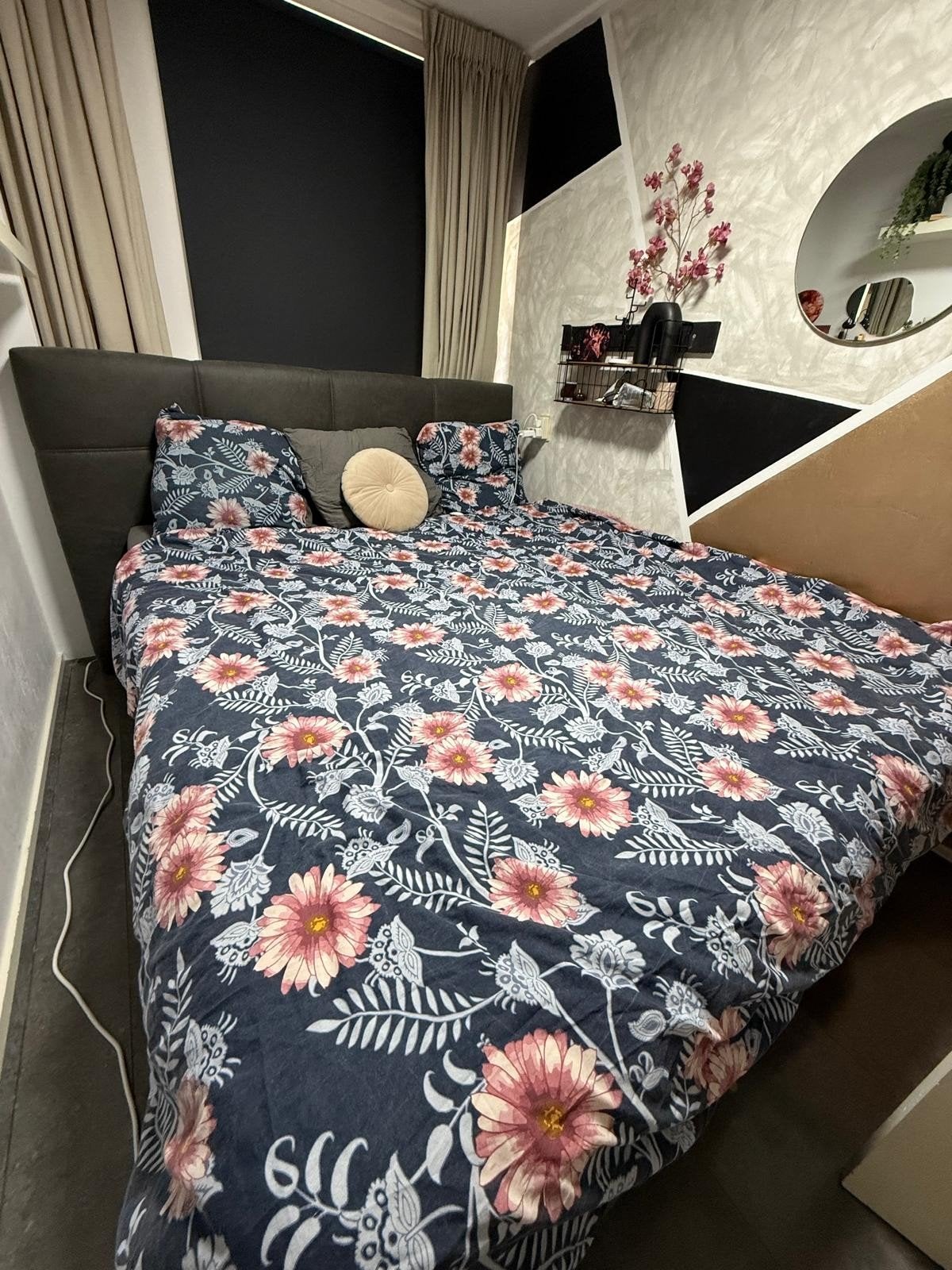 Boxspring Avek 180x210, Huis en Inrichting, Ophalen, 210 cm, Tweepersoons, Zo goed als nieuw