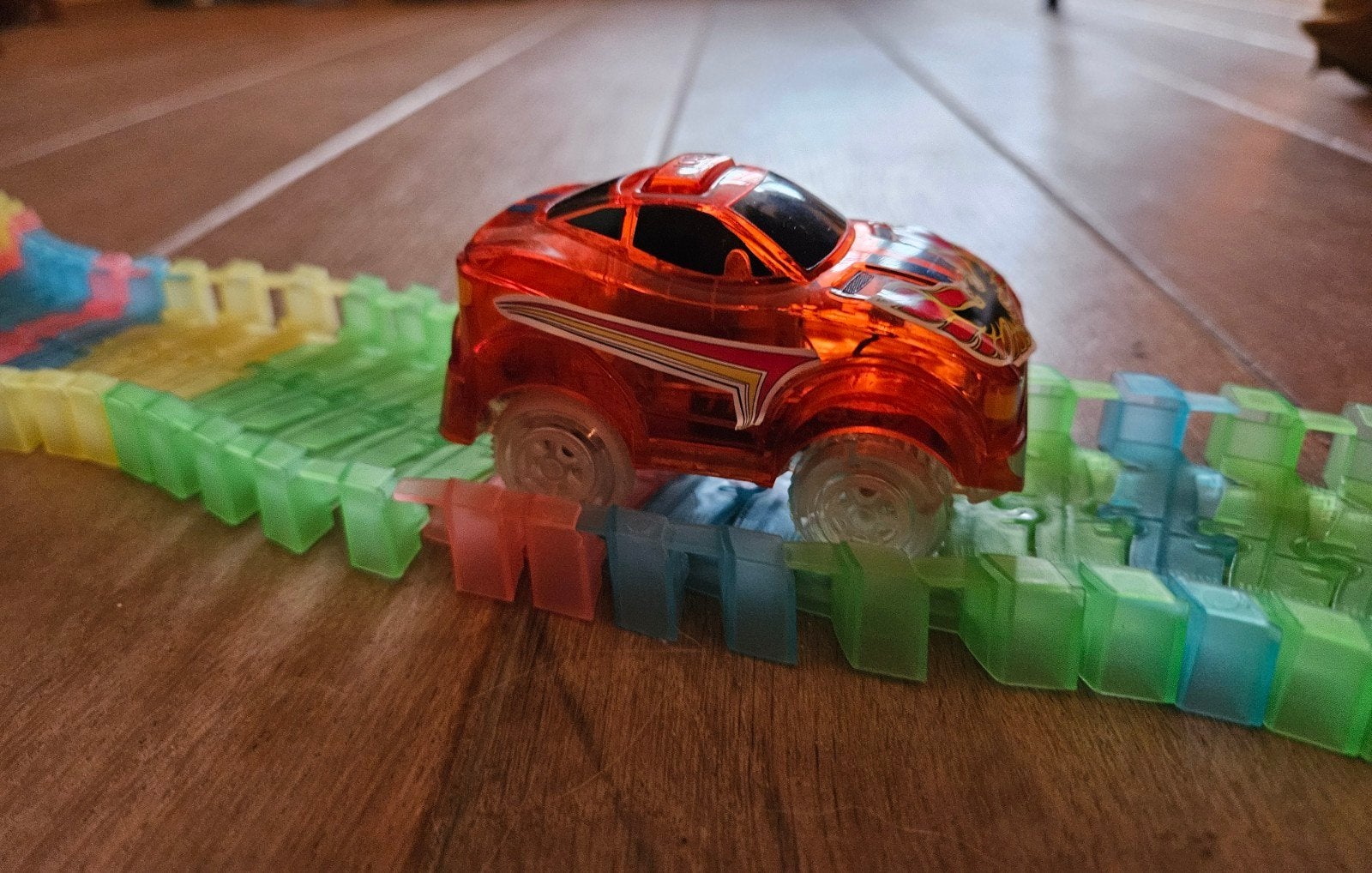 Magic Tracks Racebaan met Lichtgevende Auto, Ophalen of Verzenden, Zo goed als nieuw, Racebaan