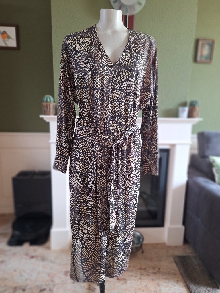 K-design langere jurk lime beige zwart M, Kleding | Dames, Maat 38/40 (M), K-design, Verzenden, Zwart