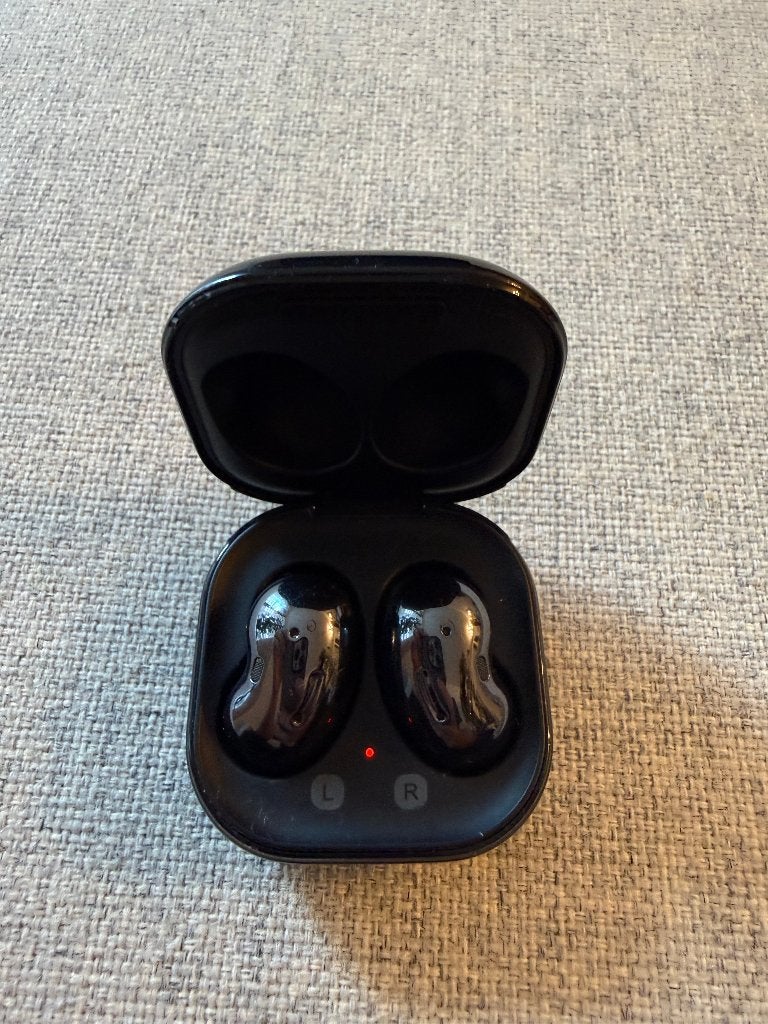 Samsung Galaxy Buds Live SM-R180 Black Earbuds(4), Gebruikt, Zwart, Ophalen of Verzenden, In oorschelp (earbud)