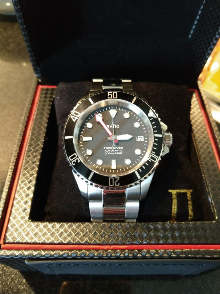 Divers orig. watch. 200m. Waterdicht., Sieraden, Tassen en Uiterlijk, Horloges | Heren, Overige merken, Staal, Staal, Ophalen of Verzenden