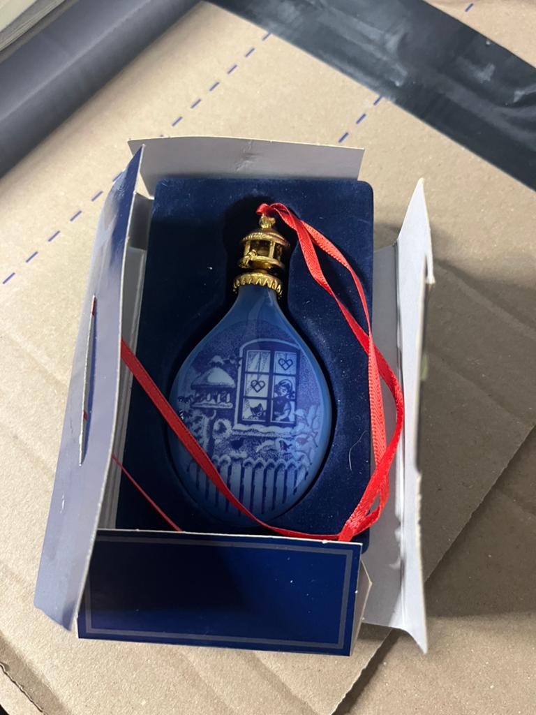 Porseleinen kerstornament Royal Copenhagen, Ophalen of Verzenden, Zo goed als nieuw, Porselein, Beeldje(s)