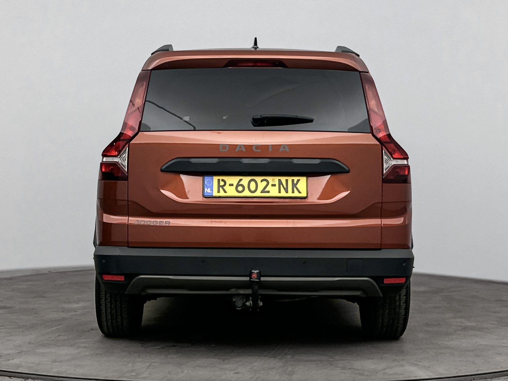 Dacia Jogger 1.0 TCe 100Pk Bi-Fuel Extreme 7persoons | Stoel, Gebruikt, Euro 6, Bruin, 7 stoelen