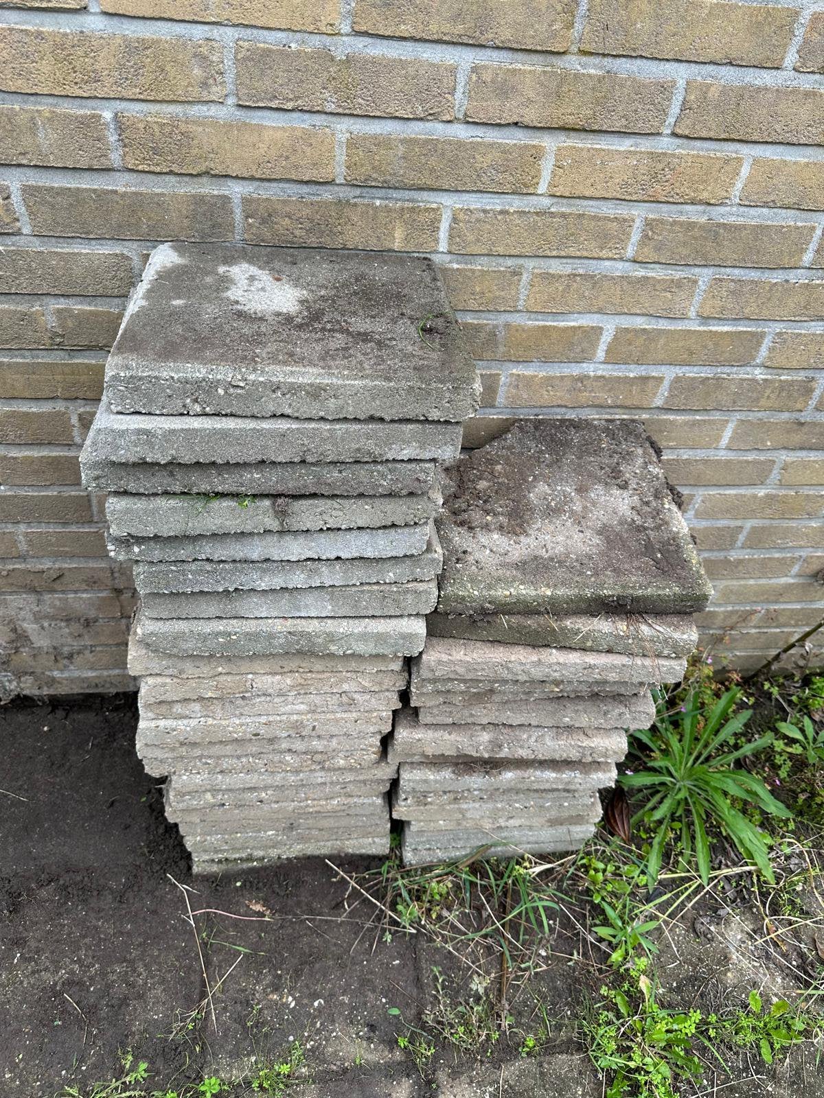 Gratis af te halen tuin tegels, Ophalen, Zo goed als nieuw, Beton, Terrastegels
