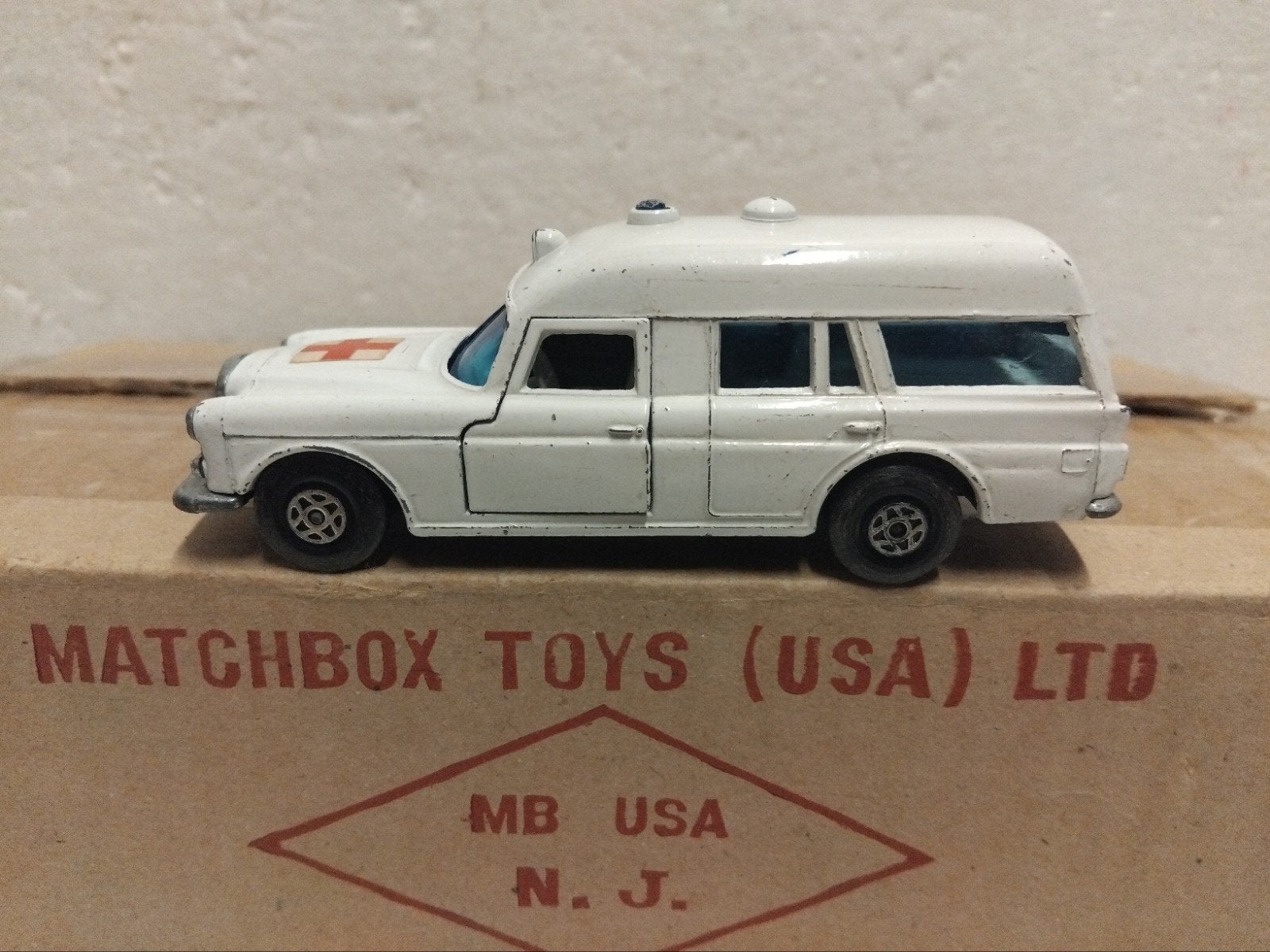 1970 Matchbox Mercedes Benz Binz Ambulance, Hobby en Vrije tijd, Ophalen of Verzenden, Gebruikt, Auto