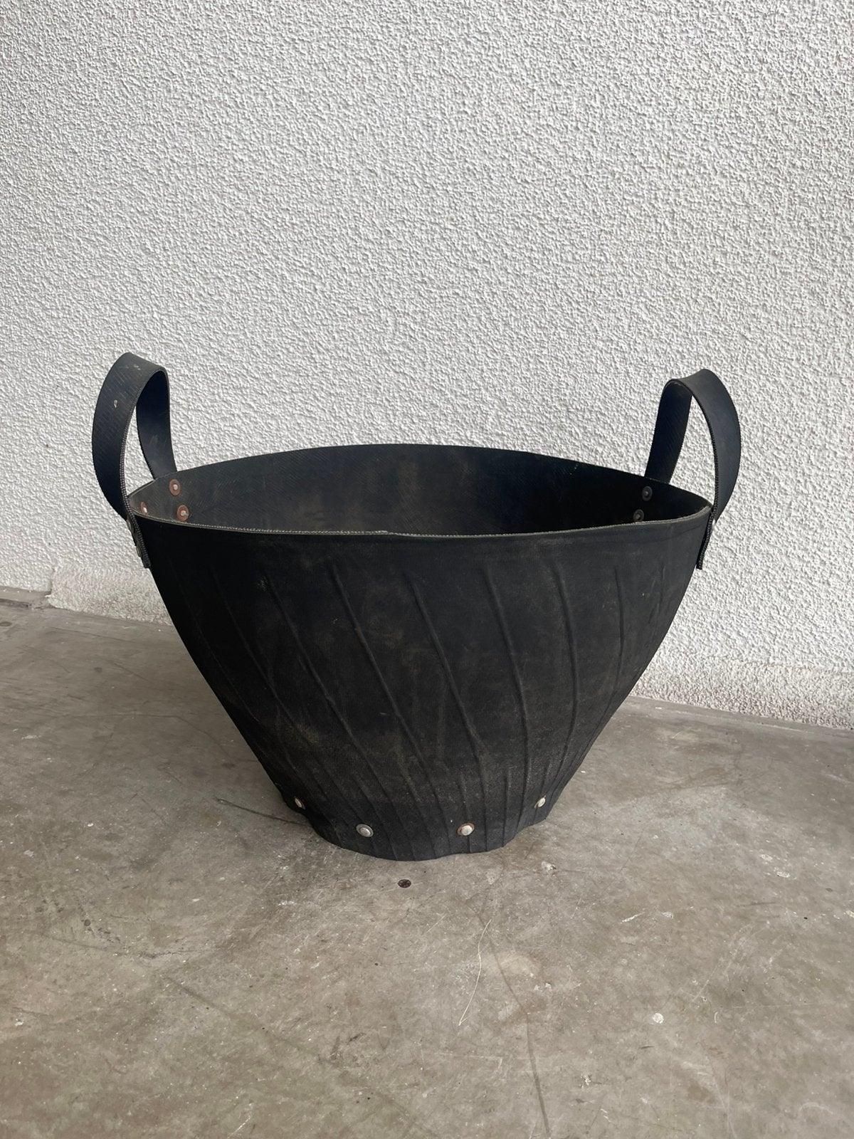 Grote Zwarte Rubberen Mand met Hengsels, Ophalen, Overige materialen, Gebruikt, Mand