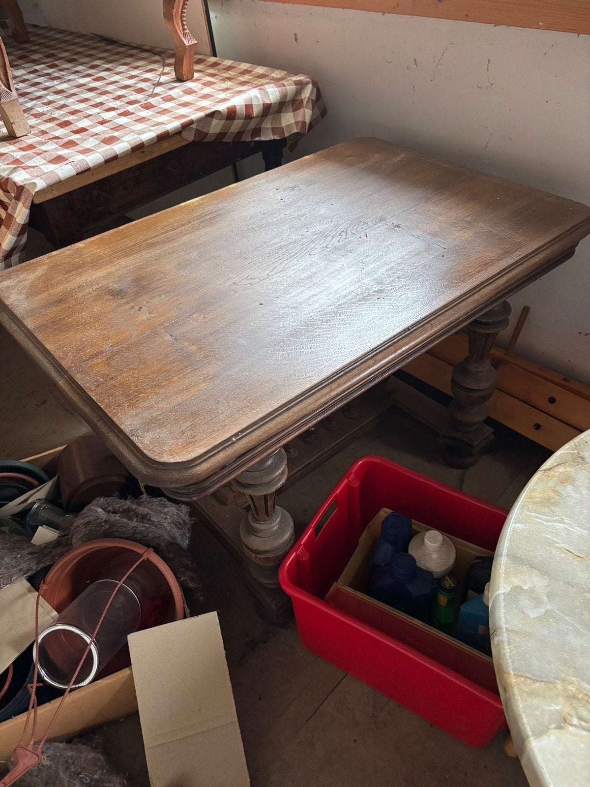 Antieke houten salontafel met gedraaide poten, Ophalen
