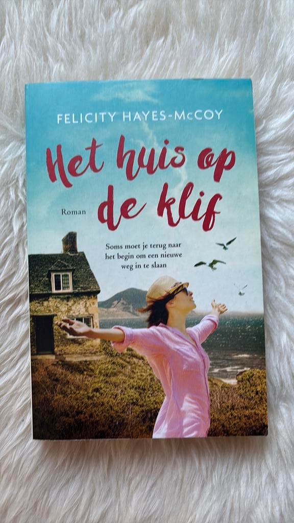 Felicity Hayes-McCoy - Het huis op de klif, Ophalen of Verzenden, Zo goed als nieuw, Felicity Hayes-McCoy