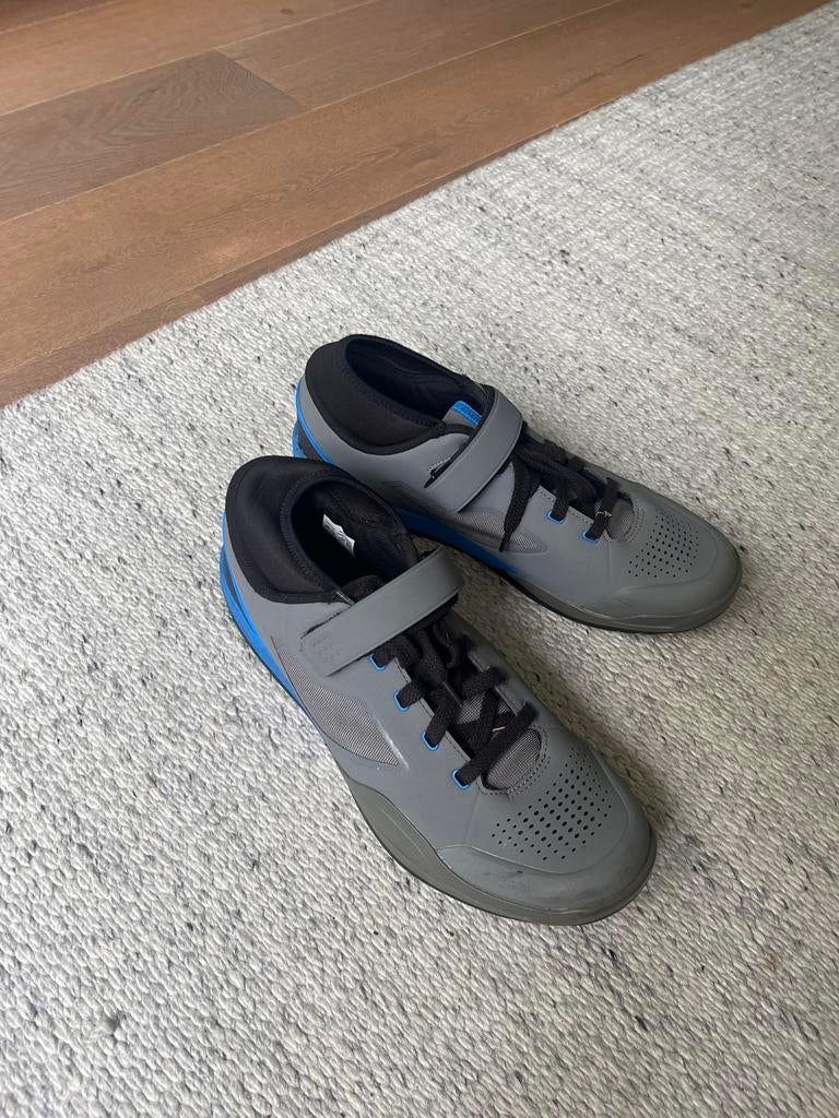 Shimano fietsschoenen - Grijs/Blauw - Maat 48 NIEUW, Fietsen en Brommers, Fietsaccessoires | Fietskleding, Nieuw, Heren, Schoenen