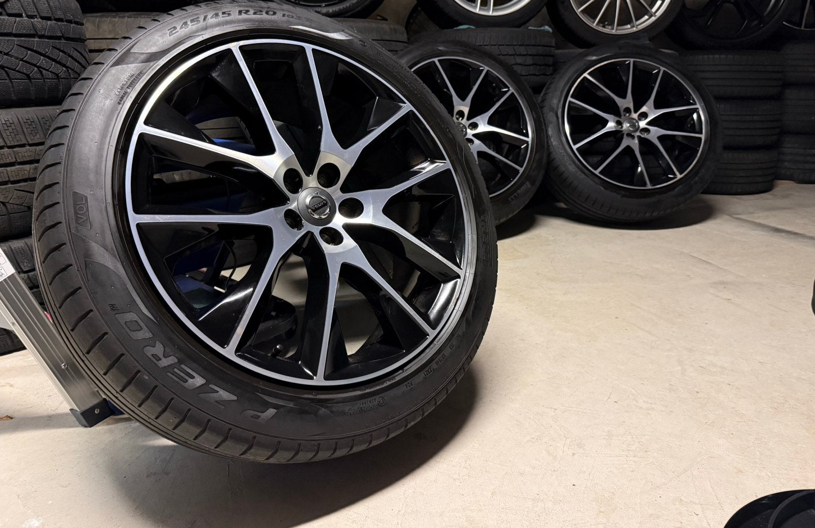 Volvo 20 inch velgen met zomerbanden XC40 XC60 V90, Auto-onderdelen, Ophalen, Banden en Velgen, 20 inch, Zomerbanden