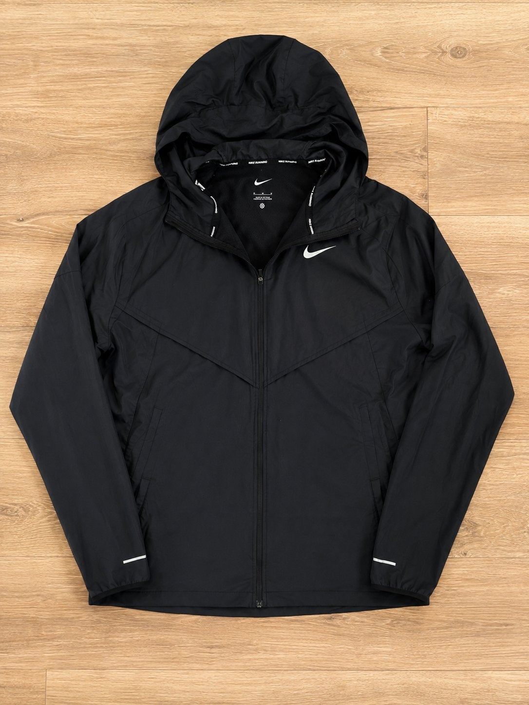 Nike Running Windrunner Packable Jacket Zwart Maat M, Ophalen of Verzenden, Zo goed als nieuw, Maat 48/50 (M), Zwart